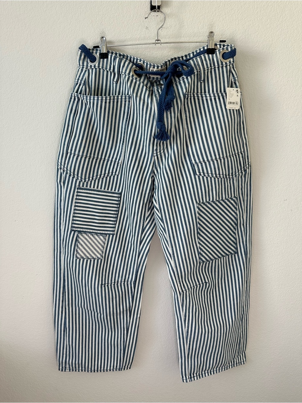 We The Free Moxie Railroad Low-Slung Striped
Jeans SZ 31 NWT - Picture 2 of 7